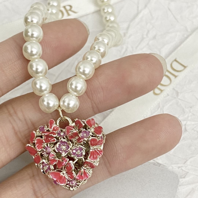 chr1st1an D10r necklaces